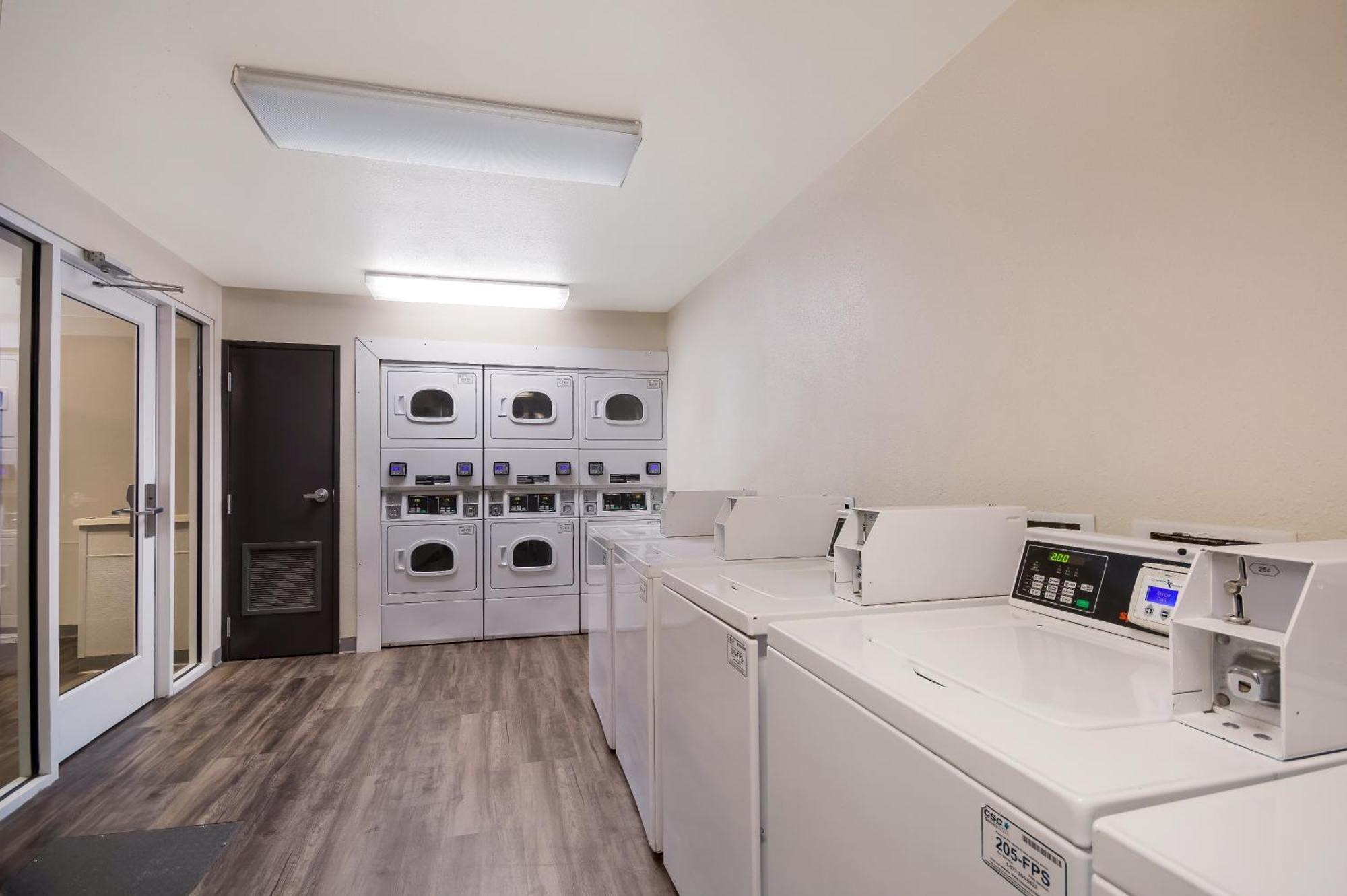Woodspring Suites Lexington Southeast Экстерьер фото